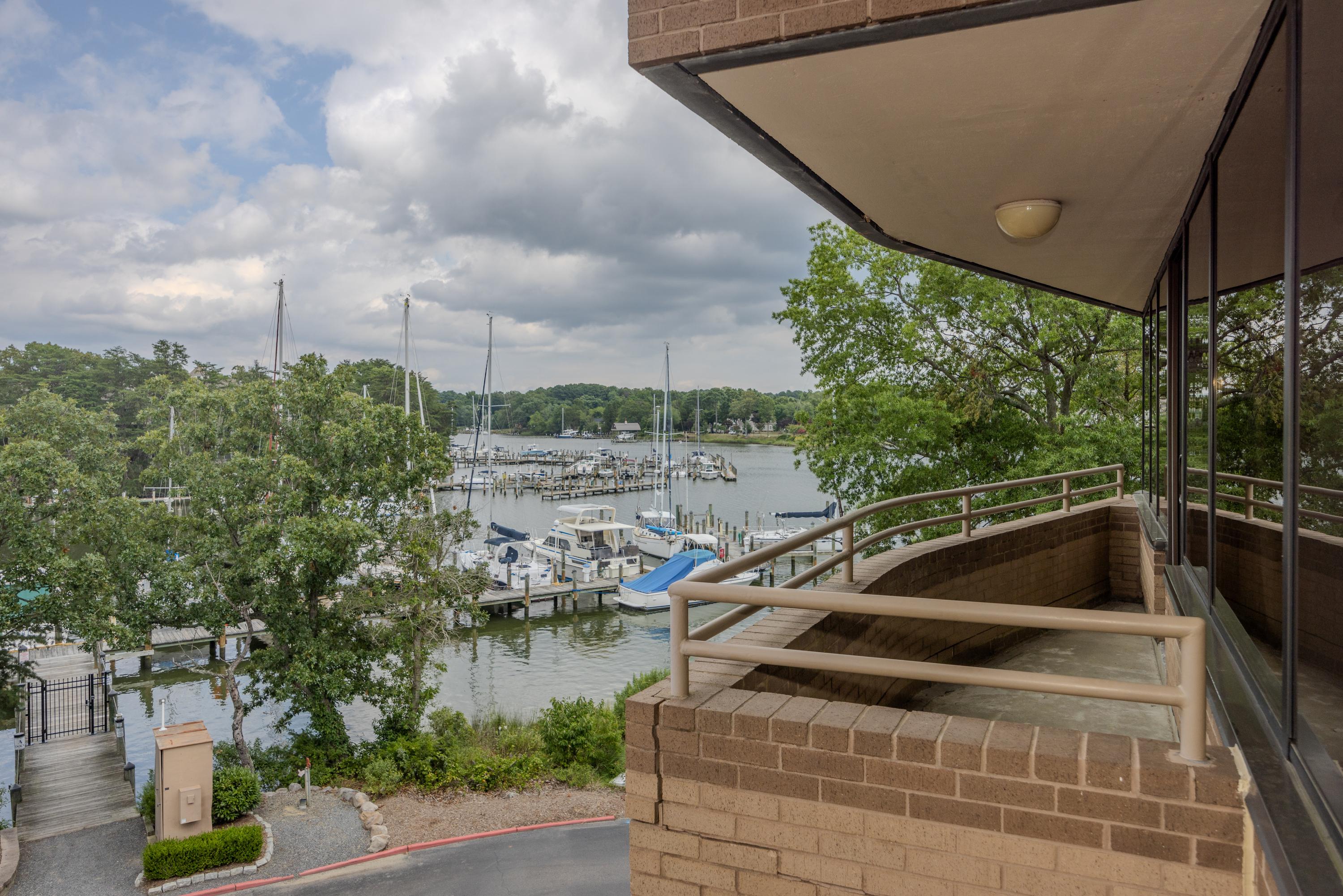 Solomons Inn Resort + Marina Exterior photo